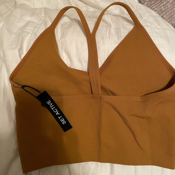 Set Active ribbed V sports bra. Size Medium. NWT - Picture 2 of 6